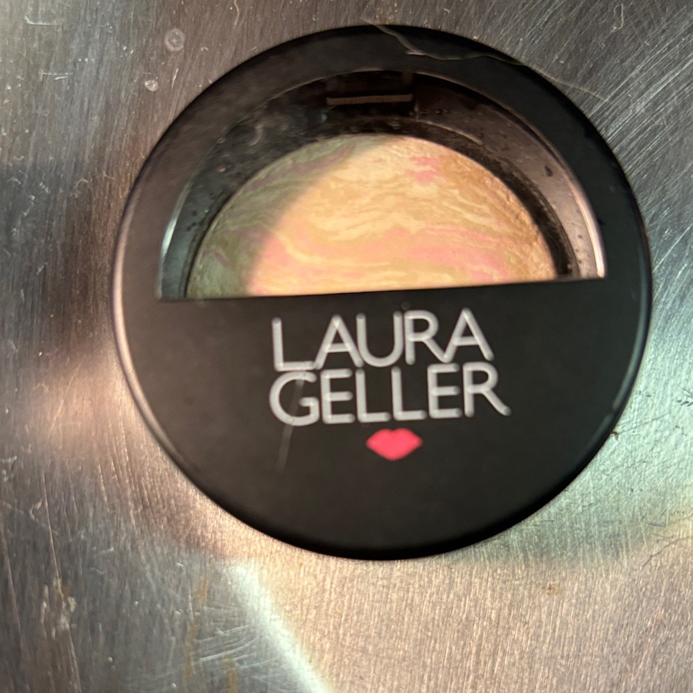 Laura Geller Baked Balance n Brighten Foundation  - Porcelain